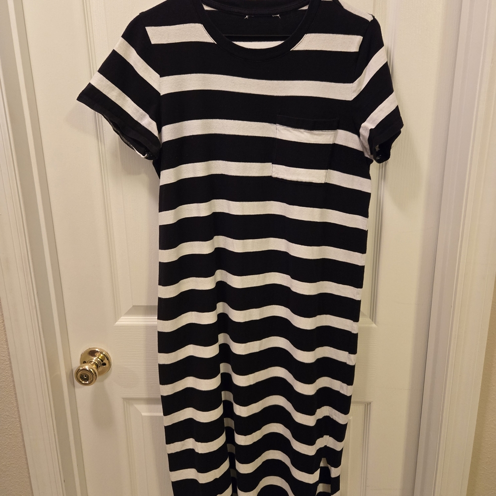 T-Shirt Dress Cotton Black and White Striped, Medium